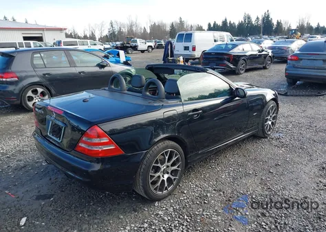 2001 Mercedes-Benz Slk 320 из США, поврежденный, VIN WDBKK65F81F207137